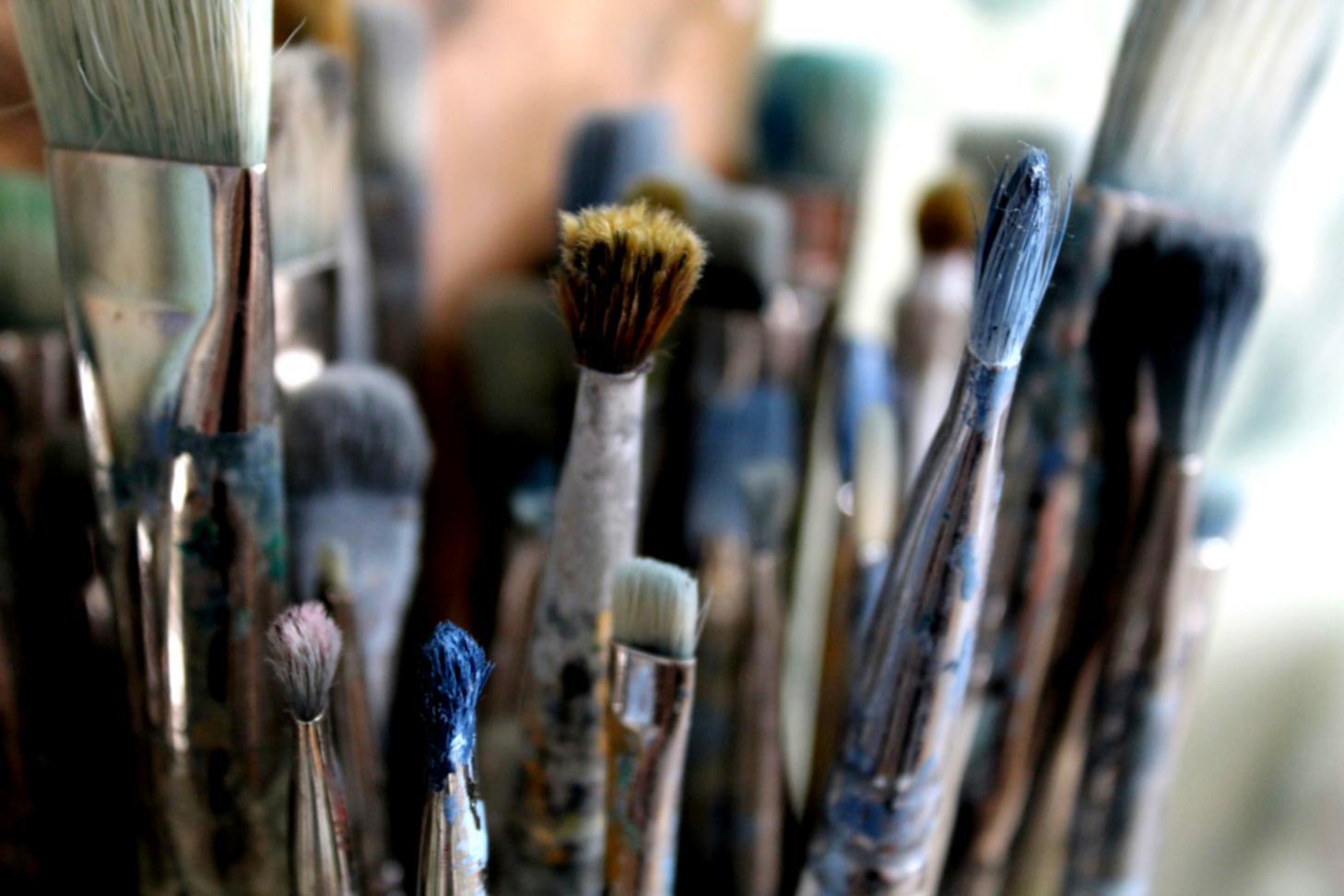 Студенти курсу цифрової ілюстрації працюють над проєктами